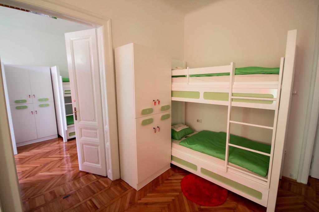 Hostel For Me Сараево Екстериор снимка
